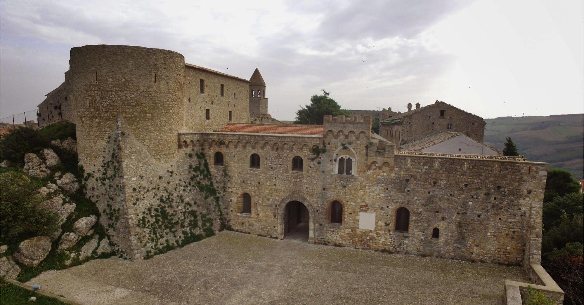 ホテル Residenza Ducale Bovino エクステリア 写真